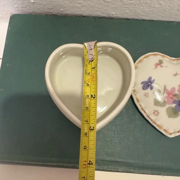 Vintage Fred Roberts Co. Heart Shape Trinket Dish w/ Pink & Purple Flowers - Picture 9 of 10
